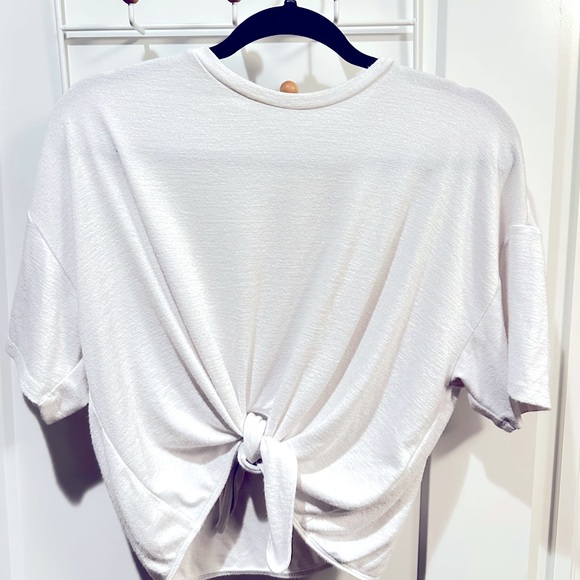 Wilfred Free Basic Tee with Tie Front - Large - Picture 1 of 3